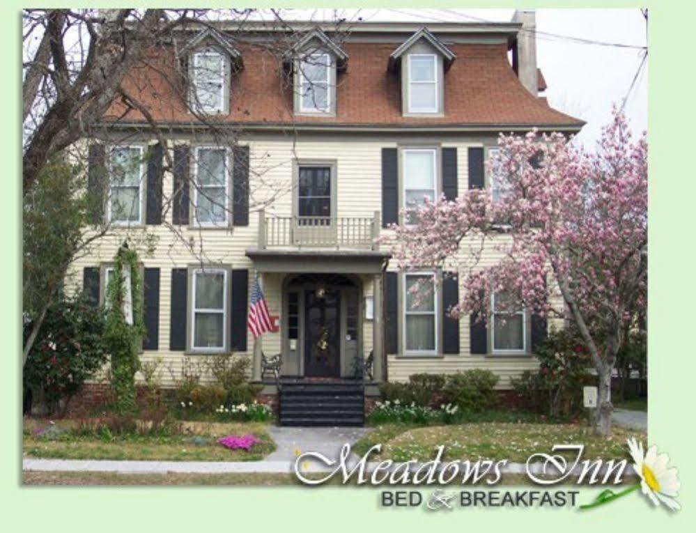 Meadows Inn New Bern Exterior photo